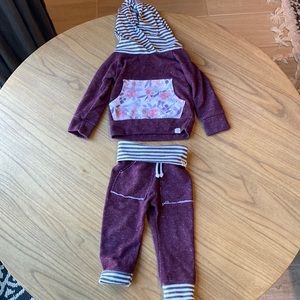 Lulu & Roo two piece sweatsuit